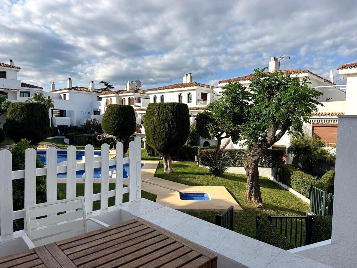 3 bedroom Townhouse for sale in New Golden Mile with garage - € 499,000 (Ref: 9838196)