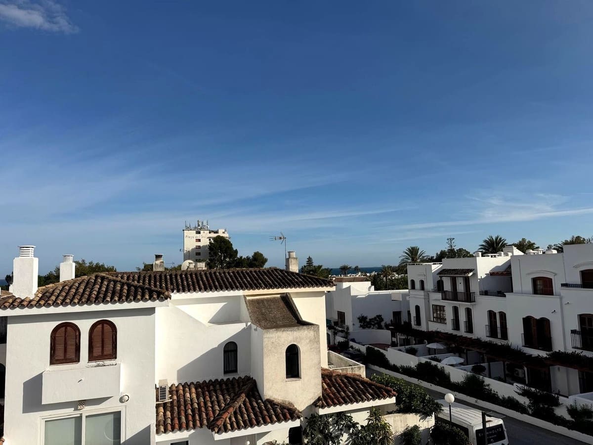 3 bedroom Townhouse for sale in New Golden Mile with garage - € 499,000 (Ref: 9838196)
