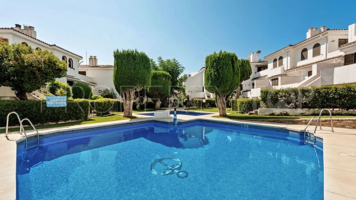 3 bedroom Townhouse for sale in New Golden Mile with garage - € 499,000 (Ref: 9838196)