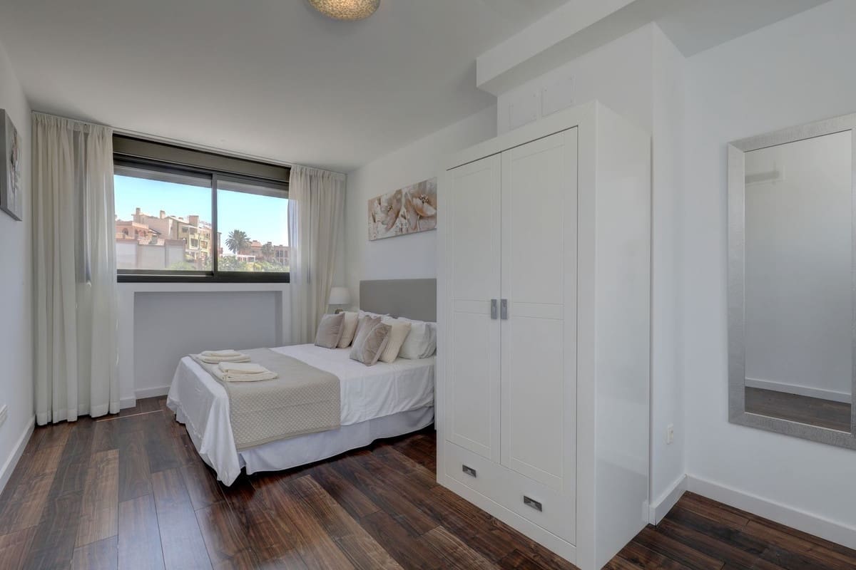 4 quarto Casa em Banda para venda em Manilva com piscina garagem - 495 000 € (Ref: 9838238)