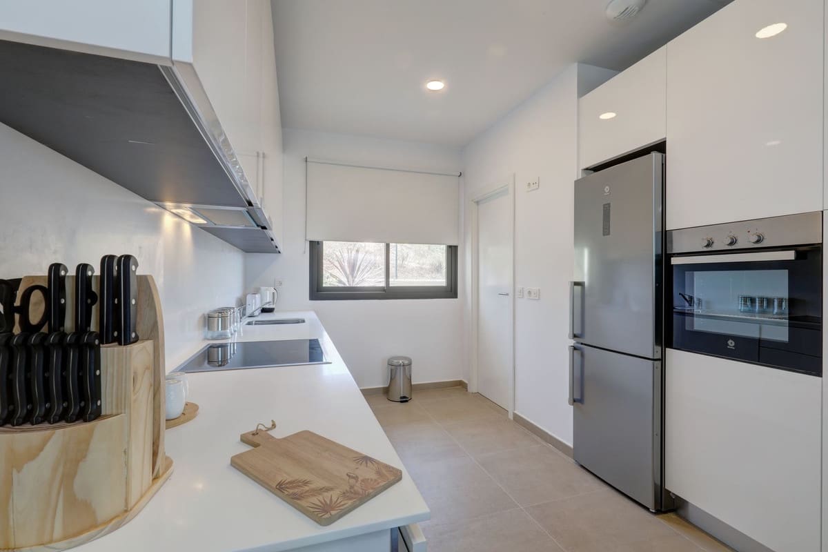 4 quarto Casa em Banda para venda em Manilva com piscina garagem - 495 000 € (Ref: 9838238)
