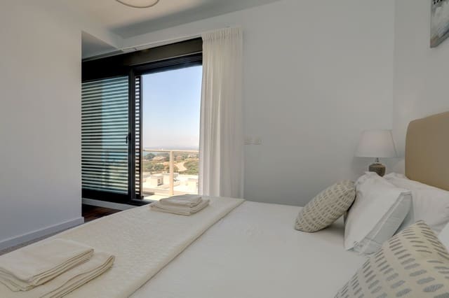 4 quarto Casa em Banda para venda em Manilva com piscina garagem - 495 000 € (Ref: 9838238)