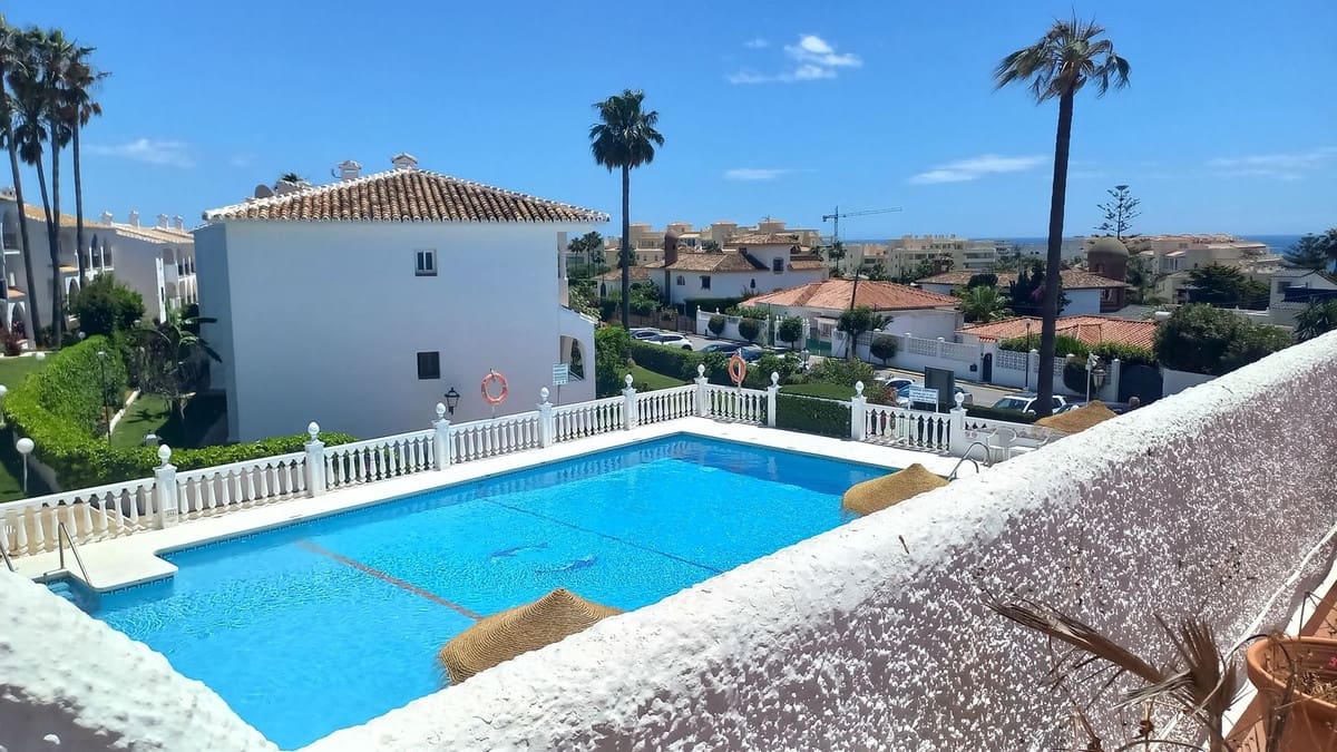 2 bedroom Apartment for sale in Mijas Costa with pool garage - € 325,000 (Ref: 9838247)