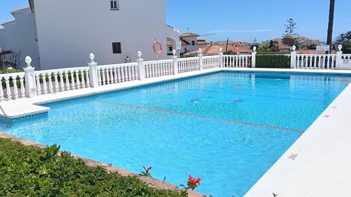 2 bedroom Apartment for sale in Mijas Costa with pool garage - € 325,000 (Ref: 9838247)