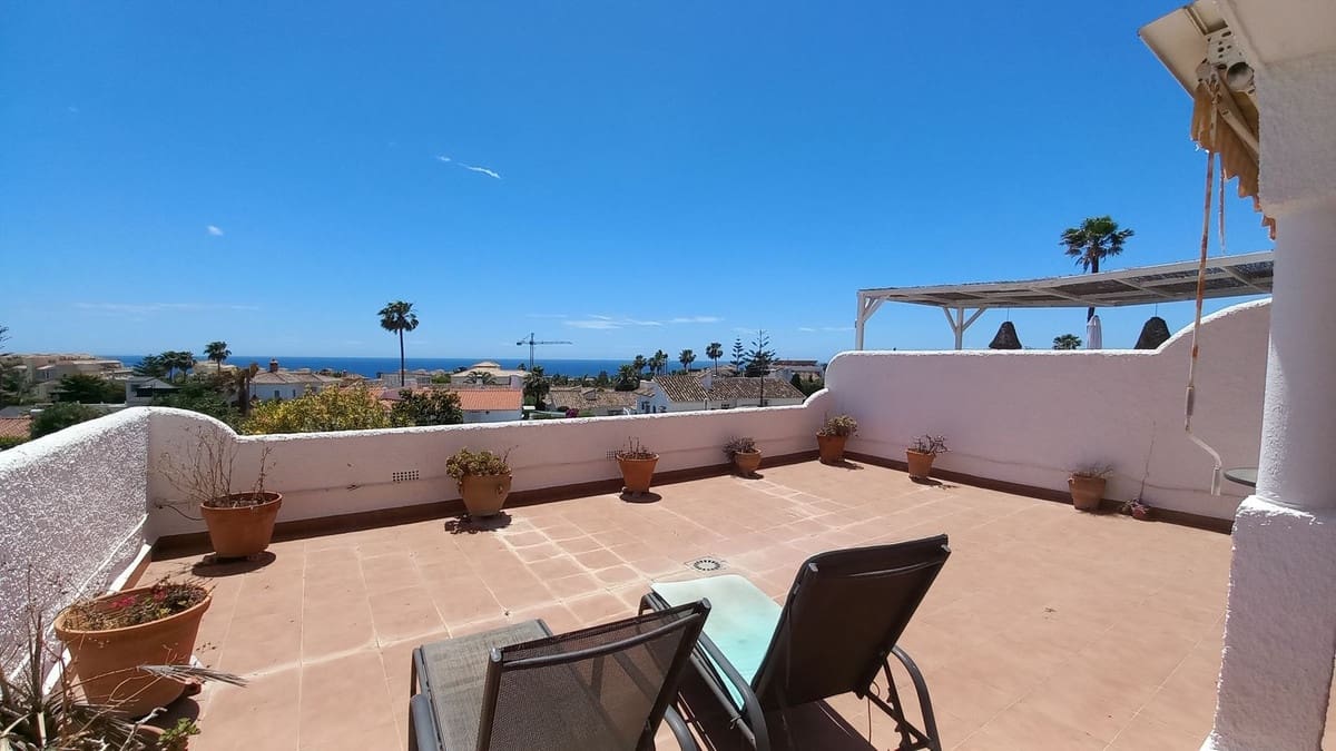2 bedroom Apartment for sale in Mijas Costa with pool garage - € 325,000 (Ref: 9838247)