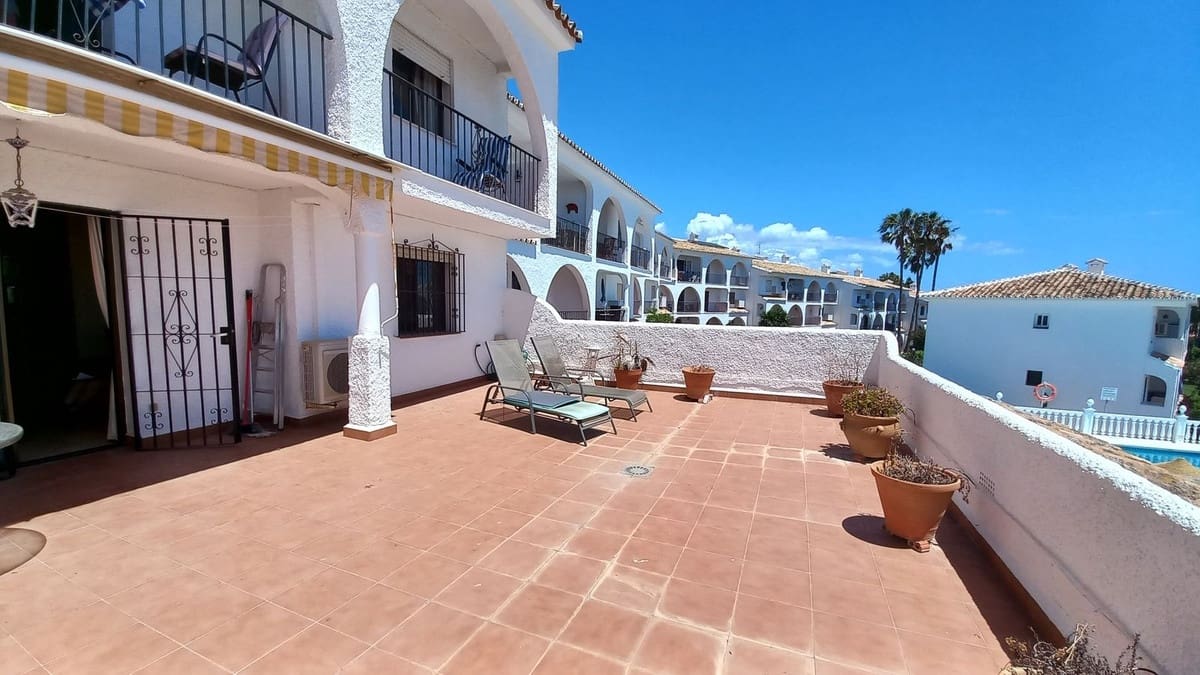 2 bedroom Apartment for sale in Mijas Costa with pool garage - € 325,000 (Ref: 9838247)