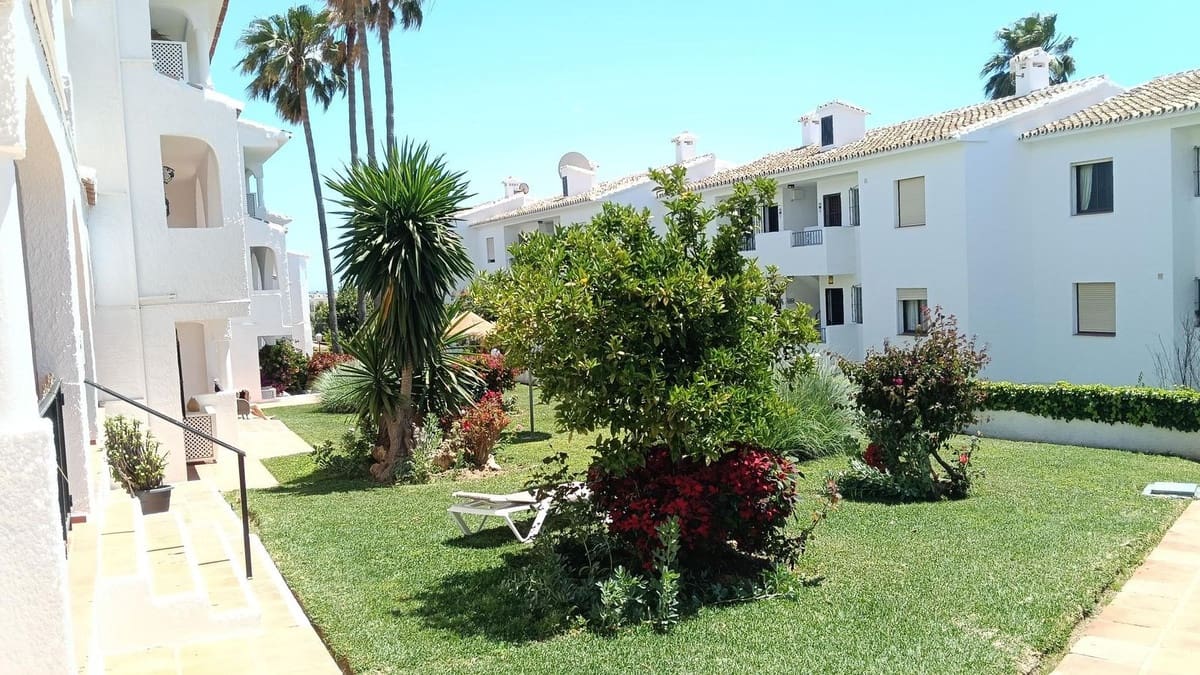 2 bedroom Apartment for sale in Mijas Costa with pool garage - € 325,000 (Ref: 9838247)