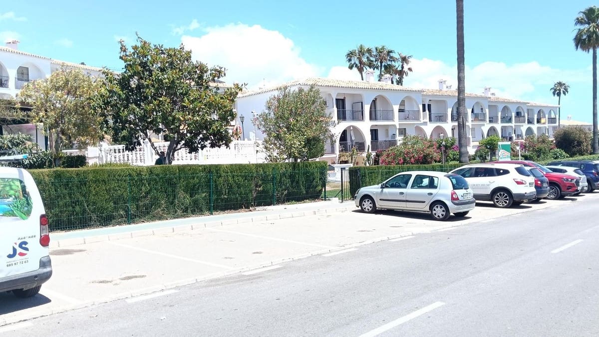 2 bedroom Apartment for sale in Mijas Costa with pool garage - € 325,000 (Ref: 9838247)