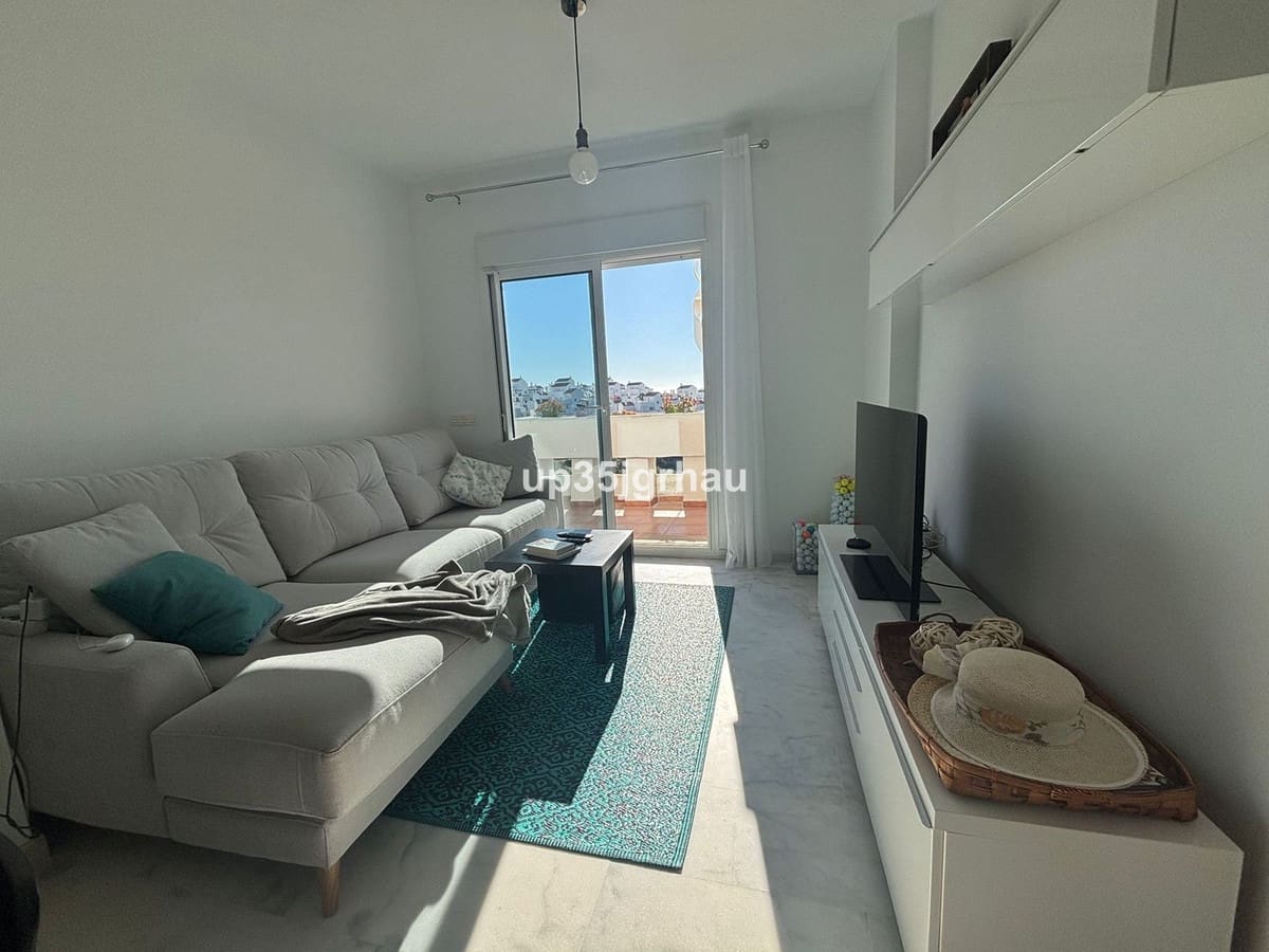 2 soverom Penthouse til salgs i Estepona med svømmebasseng garasje - € 330 000 (Ref: 9847793)