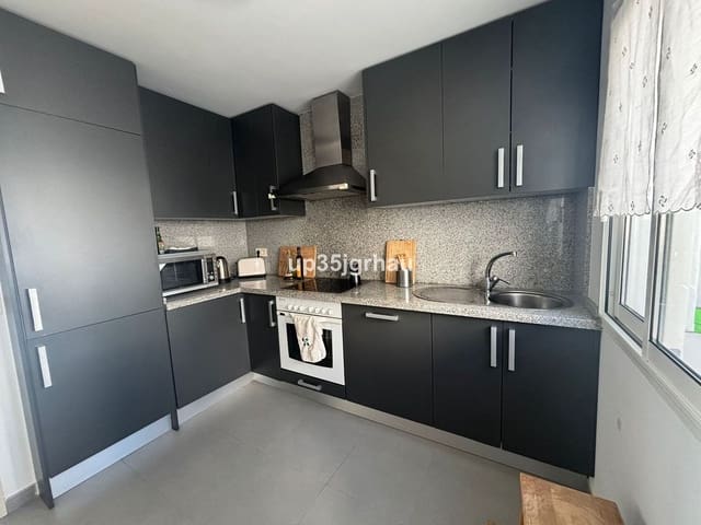 2 soverom Penthouse til salgs i Estepona med svømmebasseng garasje - € 330 000 (Ref: 9847793)