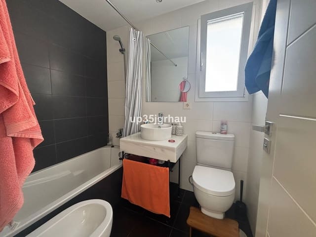 2 soverom Penthouse til salgs i Estepona med svømmebasseng garasje - € 330 000 (Ref: 9847793)