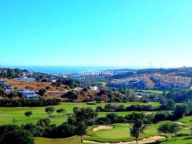 2 soverom Penthouse til salgs i Estepona med svømmebasseng garasje - € 330 000 (Ref: 9847793)