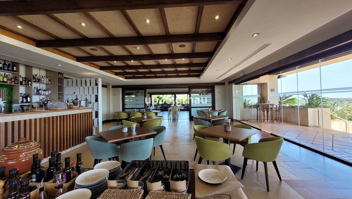 2 soverom Penthouse til salgs i Estepona med svømmebasseng garasje - € 330 000 (Ref: 9847793)