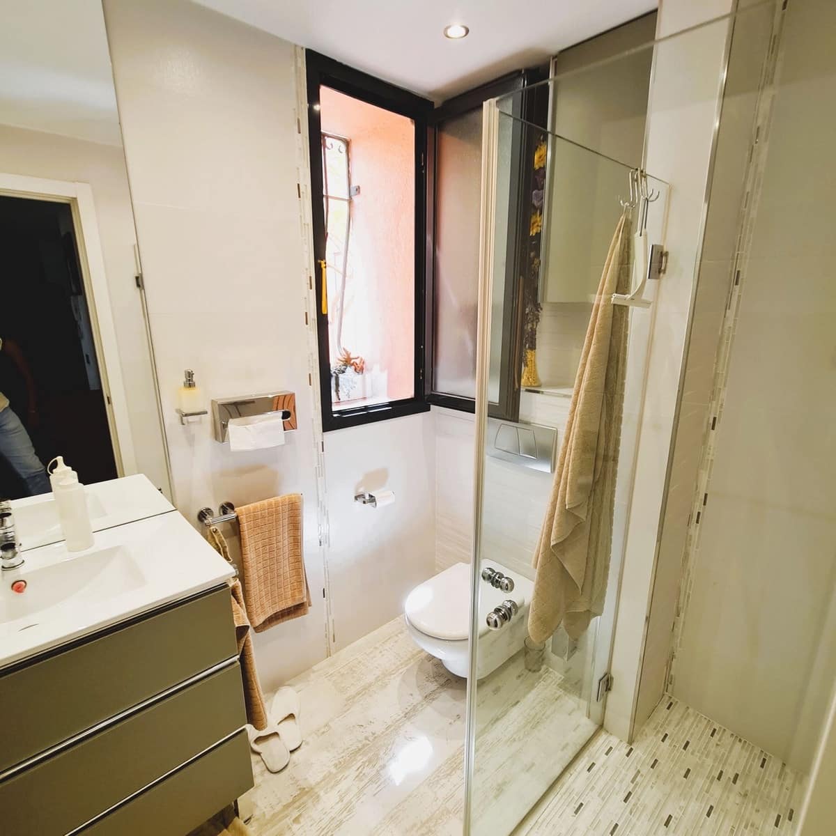 2 bedroom Apartment for sale in Calahonda with pool garage - € 330,000 (Ref: 9847794)