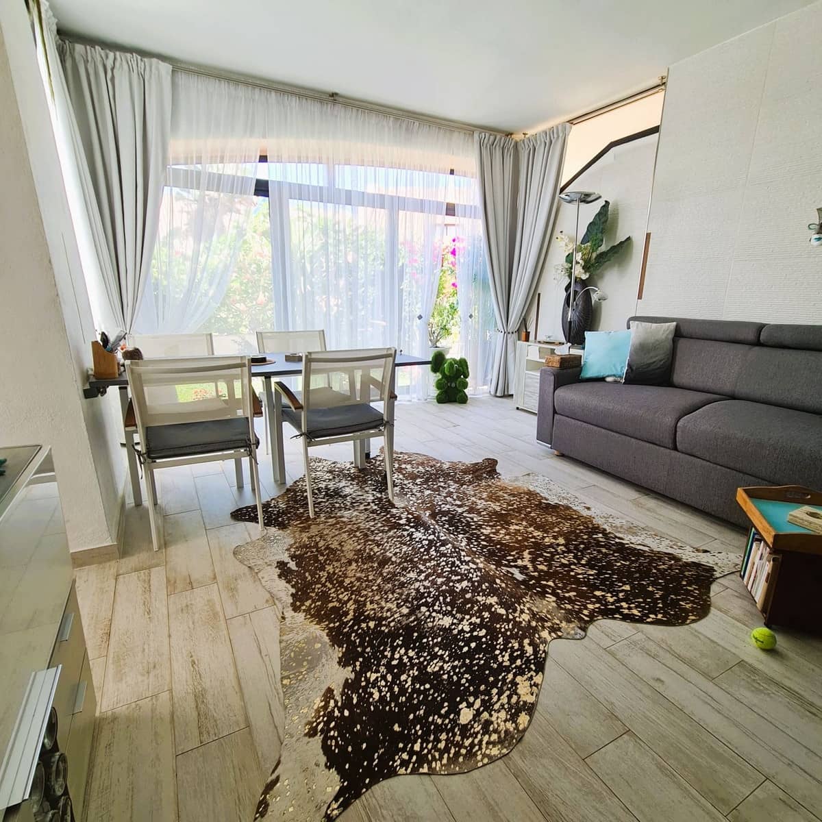 2 bedroom Apartment for sale in Calahonda with pool garage - € 330,000 (Ref: 9847794)