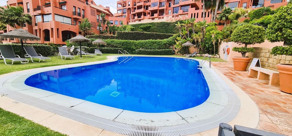 2 bedroom Apartment for sale in Calahonda with pool garage - € 330,000 (Ref: 9847794)