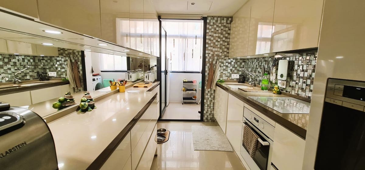 2 bedroom Apartment for sale in Calahonda with pool garage - € 330,000 (Ref: 9847794)