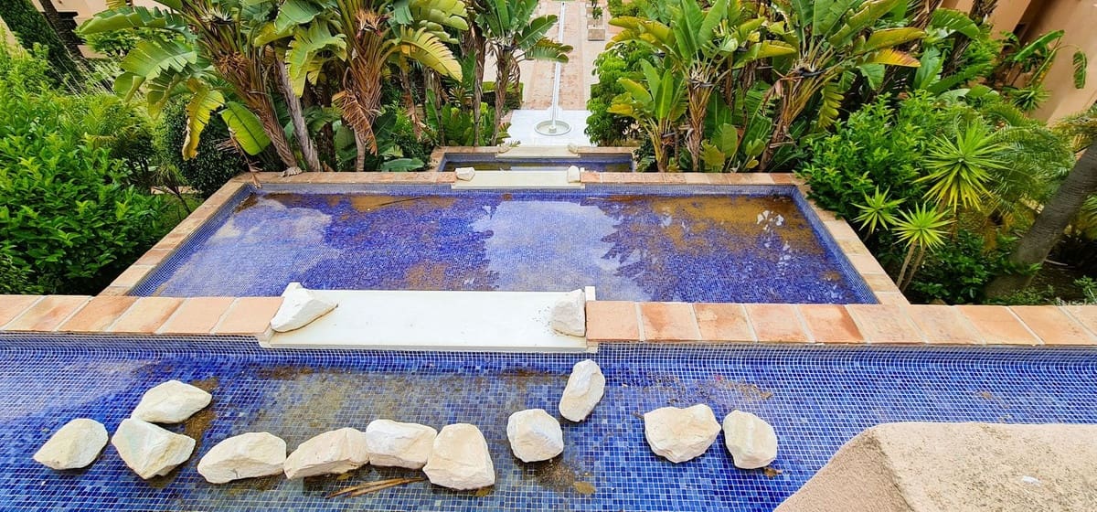 2 bedroom Apartment for sale in Calahonda with pool garage - € 330,000 (Ref: 9847794)