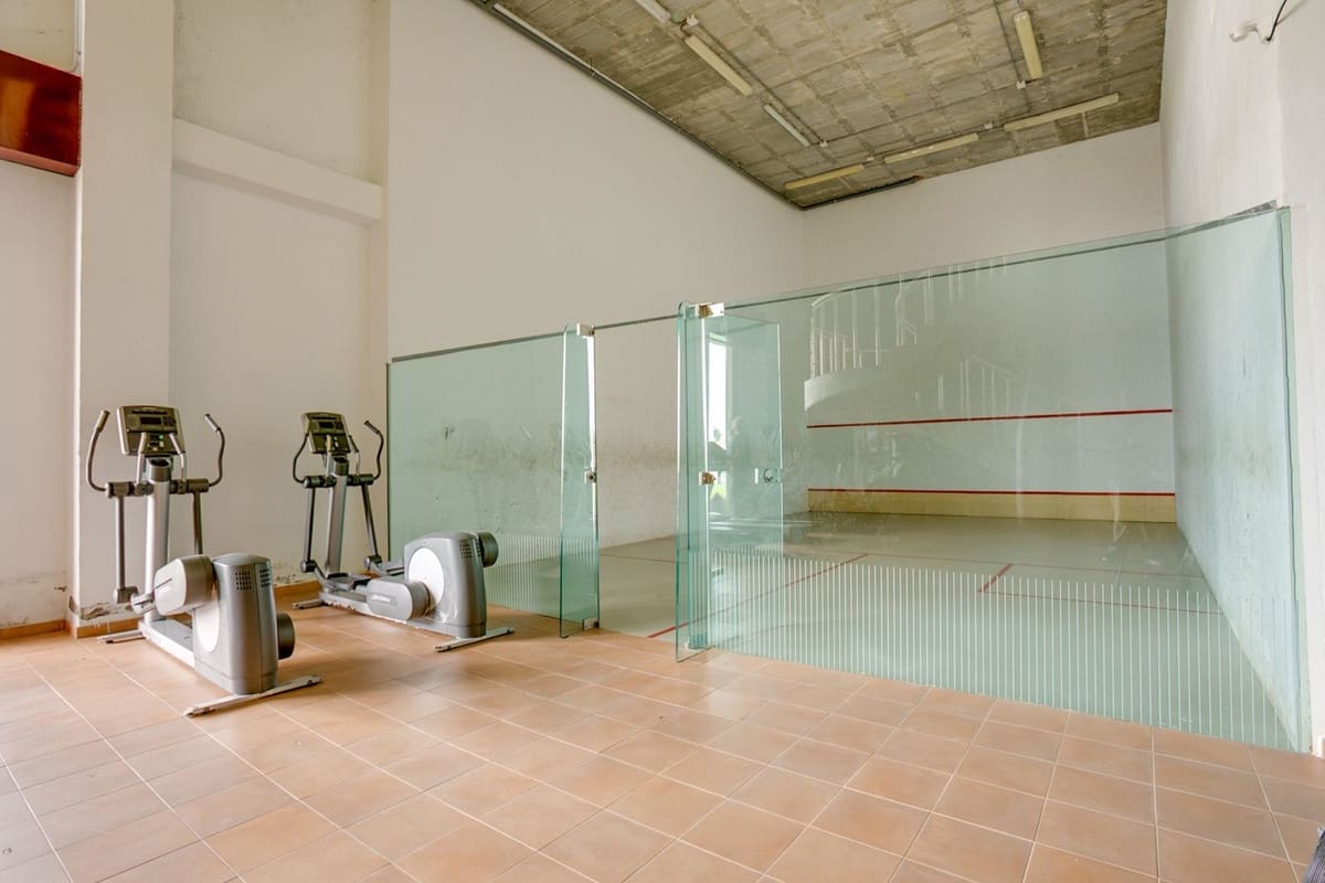 2 sypialnia Apartament na sprzedaż w Benahavis z basenem garażem - 330 000 € (Ref: 9847798)