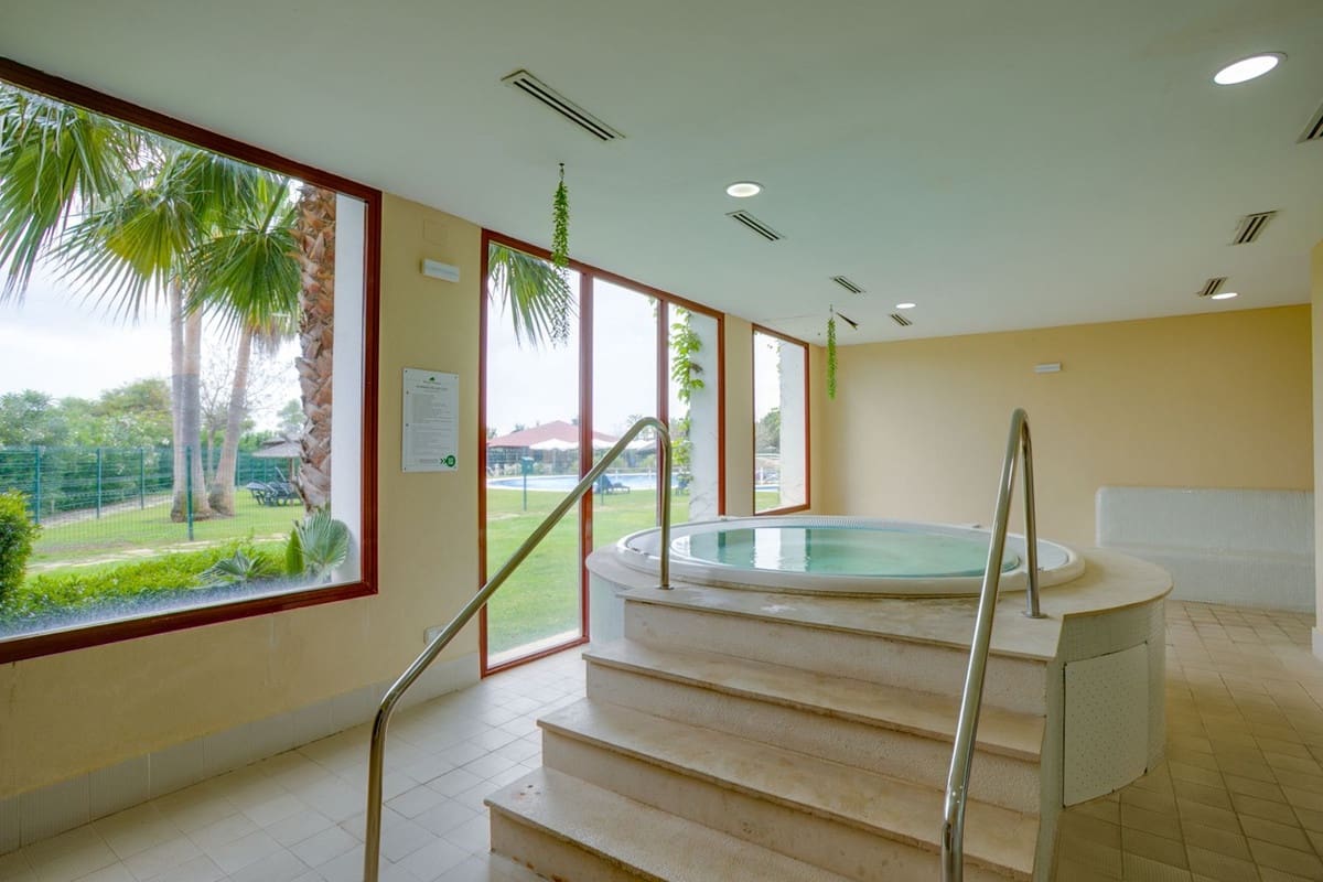 2 sypialnia Apartament na sprzedaż w Benahavis z basenem garażem - 330 000 € (Ref: 9847798)