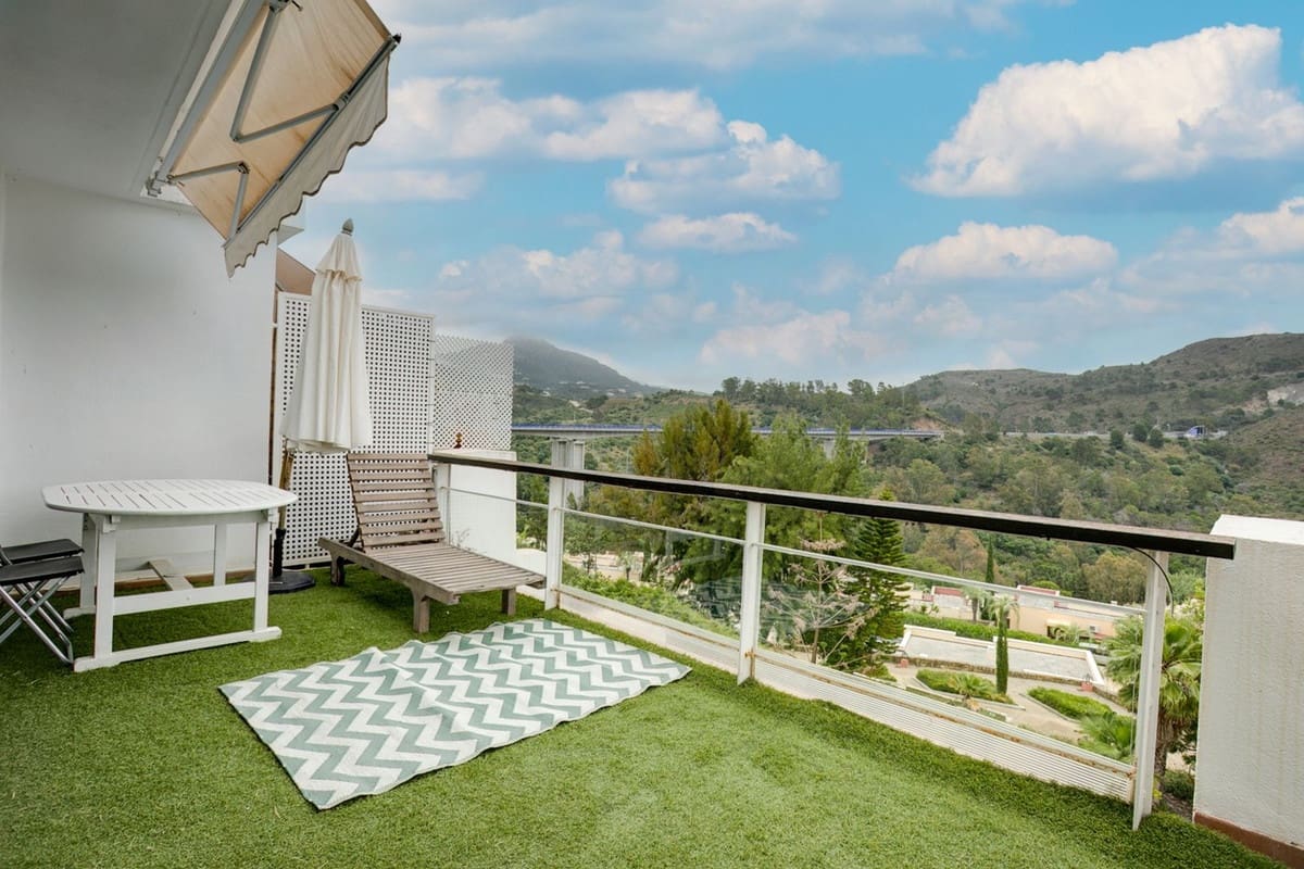 2 sypialnia Apartament na sprzedaż w Benahavis z basenem garażem - 330 000 € (Ref: 9847798)