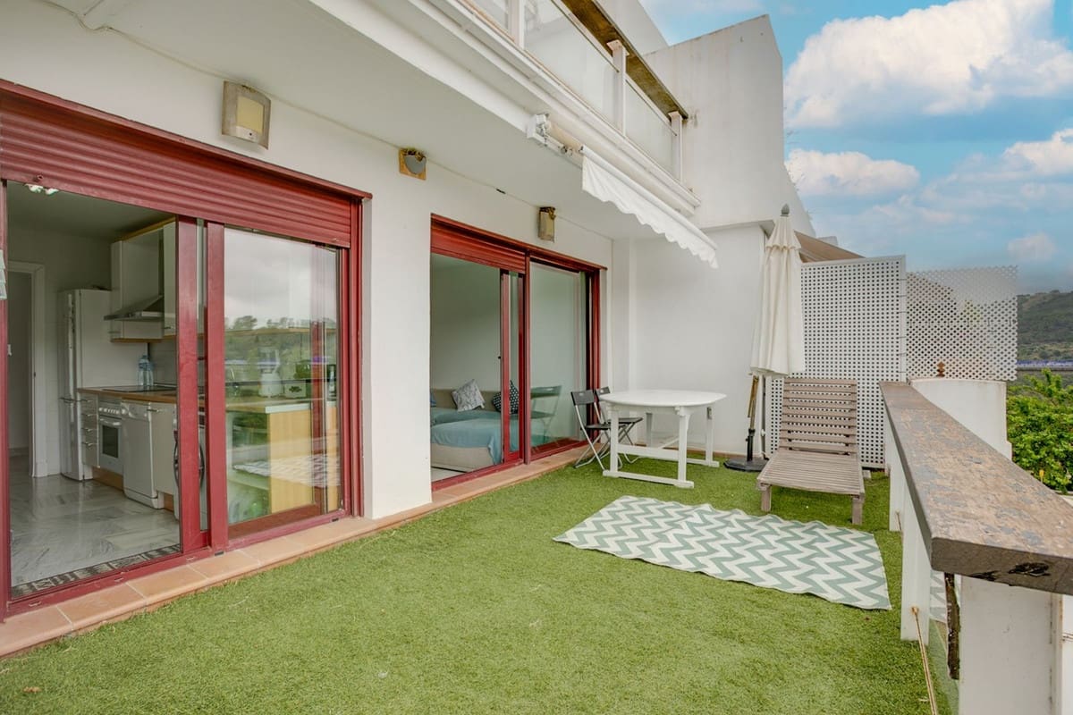 2 sypialnia Apartament na sprzedaż w Benahavis z basenem garażem - 330 000 € (Ref: 9847798)
