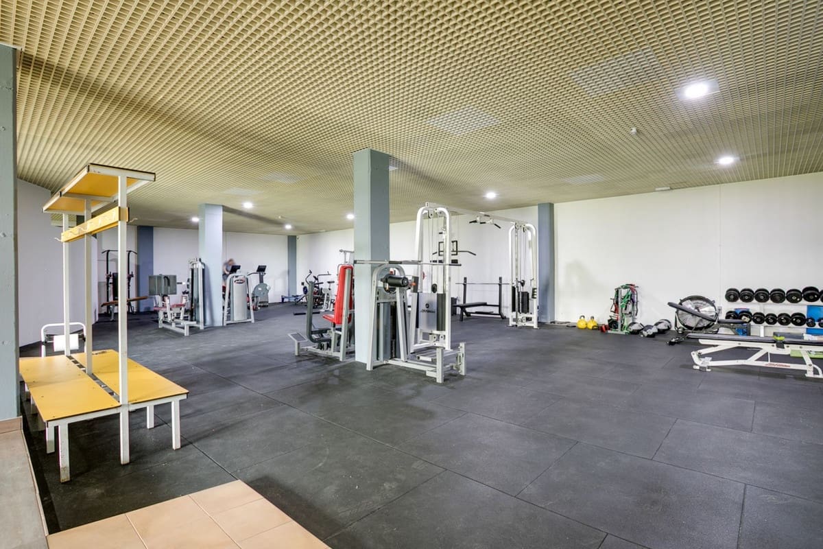 2 sypialnia Apartament na sprzedaż w Benahavis z basenem garażem - 330 000 € (Ref: 9847798)