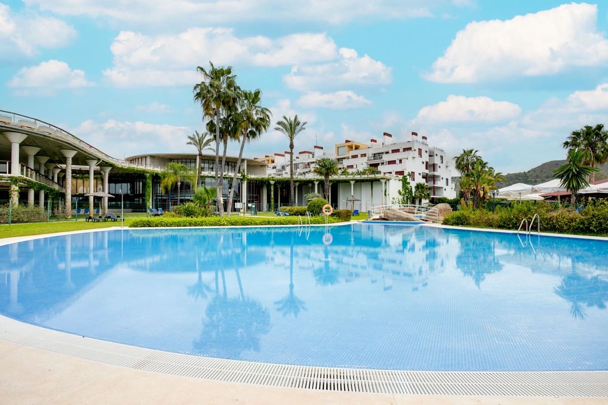 2 sypialnia Apartament na sprzedaż w Benahavis z basenem garażem - 330 000 € (Ref: 9847798)