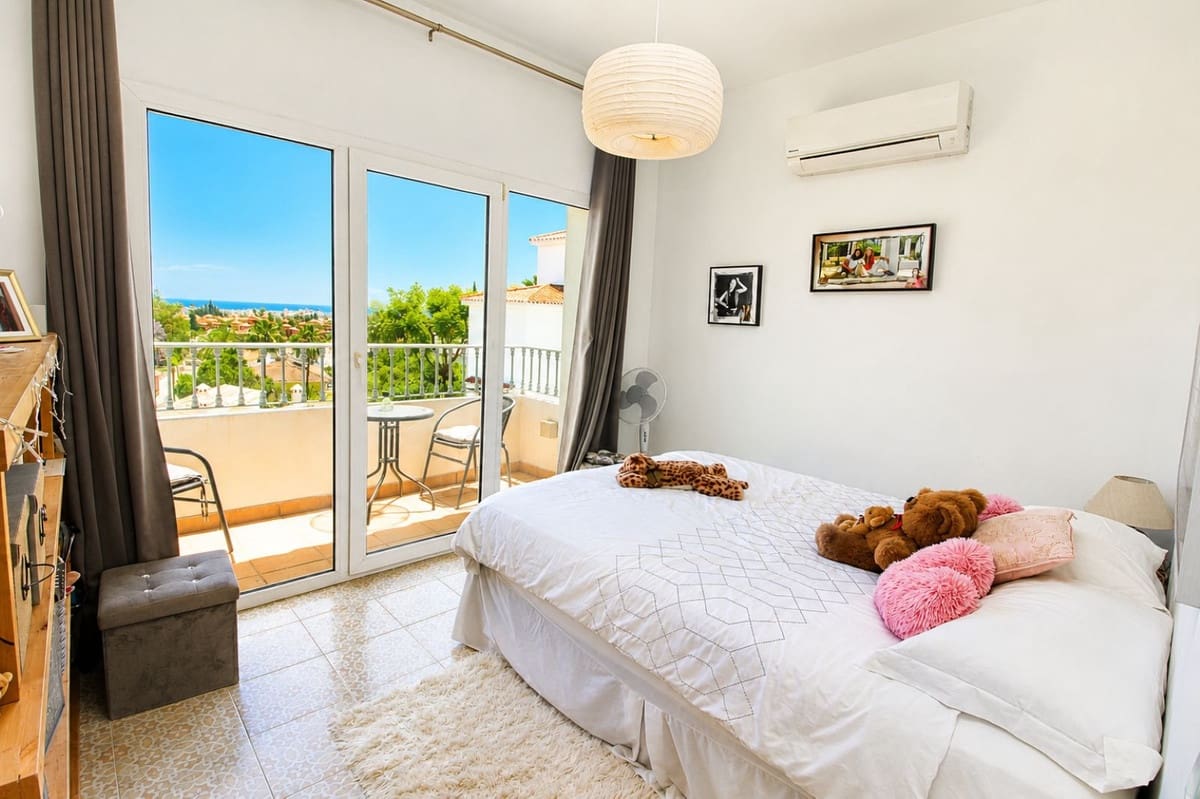 Chalet de 6 habitaciones en La Sierrezuela en venta con piscina garaje - 1.475.000 € (Ref: 9847801)