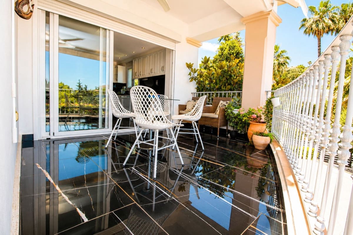 Chalet de 6 habitaciones en La Sierrezuela en venta con piscina garaje - 1.475.000 € (Ref: 9847801)