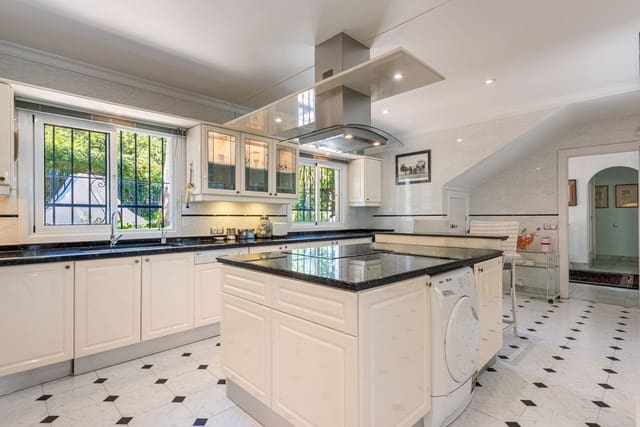 3 quarto Moradia para venda em Nueva Andalucia, Marbella com piscina garagem - 2 900 000 € (Ref: 9847802)