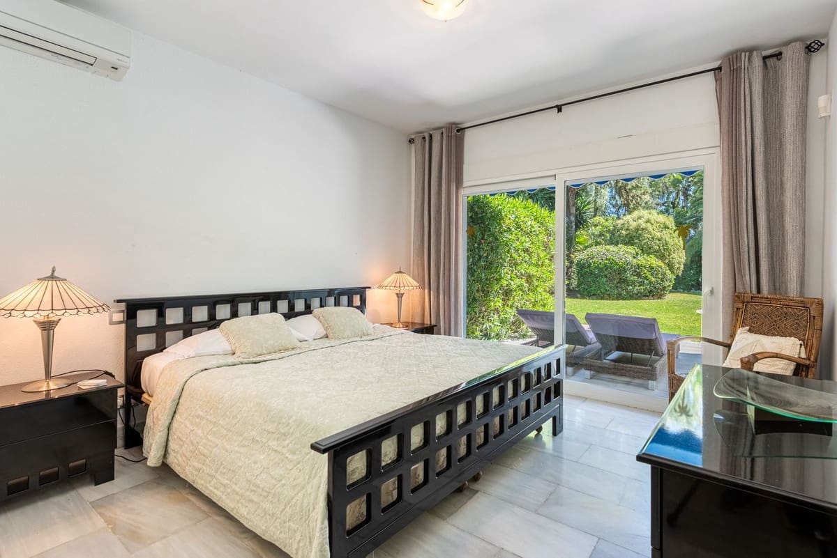 3 quarto Moradia para venda em Nueva Andalucia com piscina garagem - 2 900 000 € (Ref: 9847802)