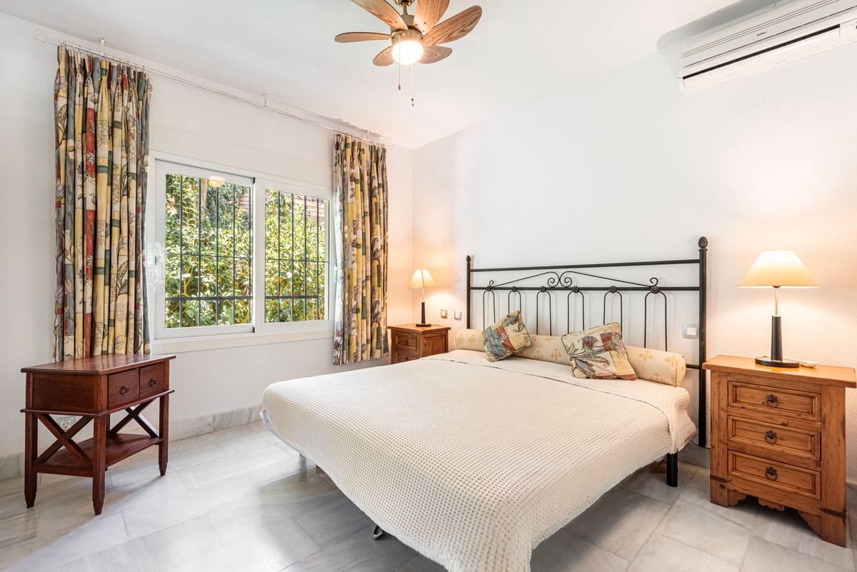 3 quarto Moradia para venda em Nueva Andalucia com piscina garagem - 2 900 000 € (Ref: 9847802)