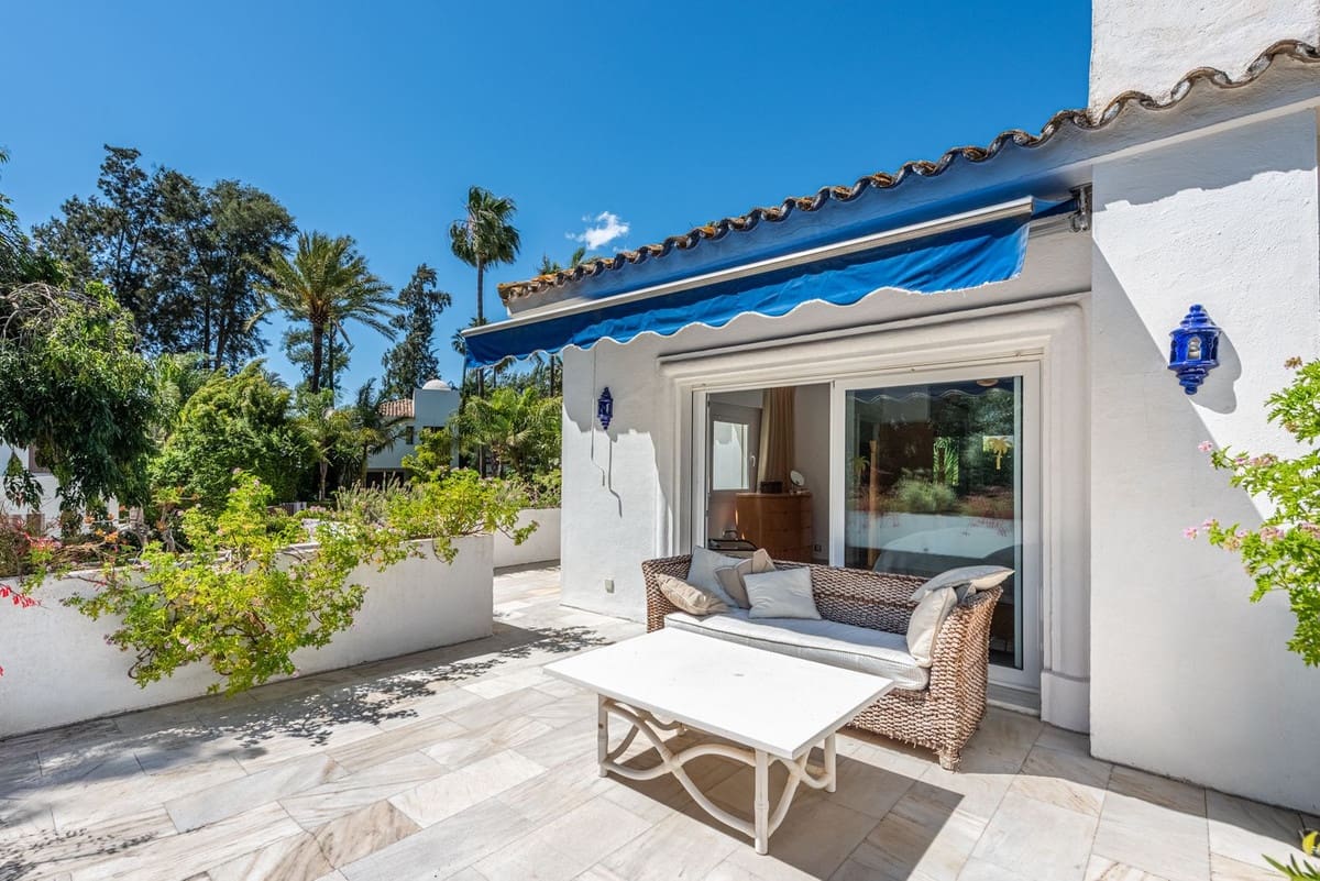 3 quarto Moradia para venda em Nueva Andalucia com piscina garagem - 2 900 000 € (Ref: 9847802)