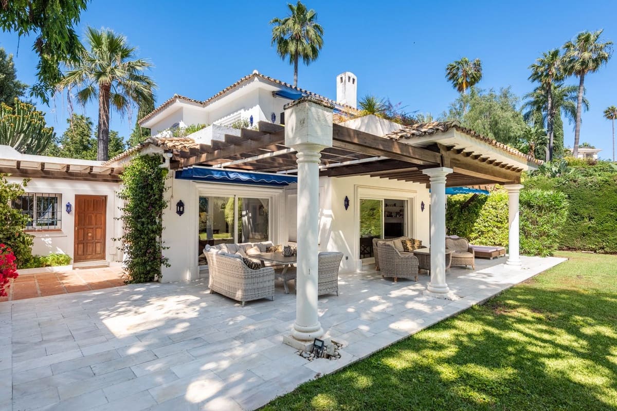 3 quarto Moradia para venda em Nueva Andalucia com piscina garagem - 2 900 000 € (Ref: 9847802)