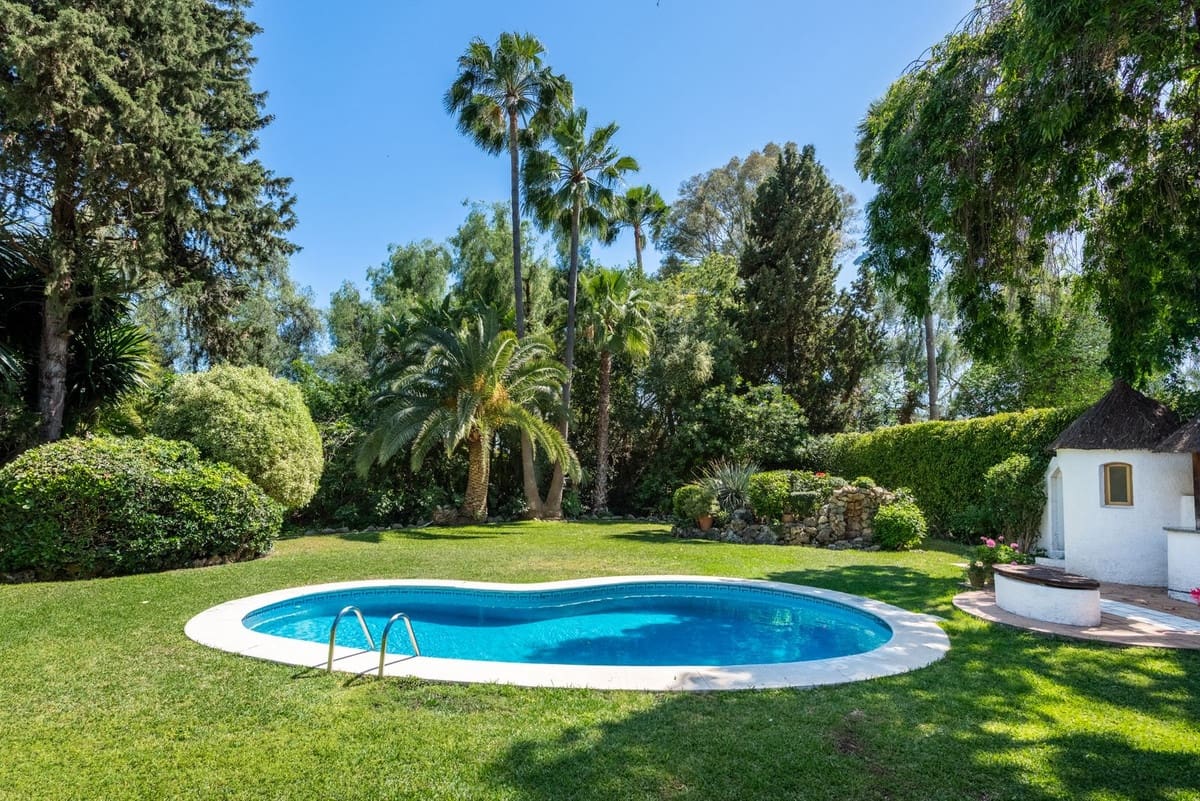 3 quarto Moradia para venda em Nueva Andalucia com piscina garagem - 2 900 000 € (Ref: 9847802)