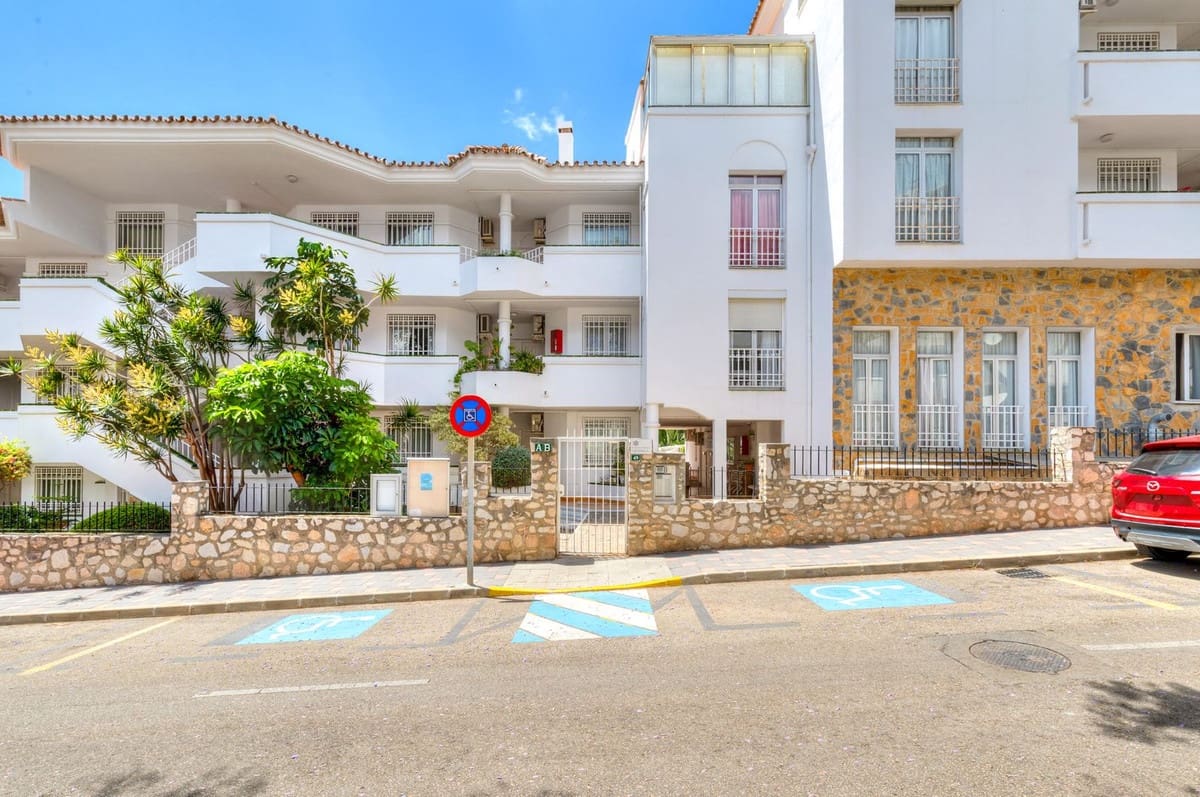 1 soveværelse Lejlighed til salg i Fuengirola med swimmingpool - € 235.000 (Ref: 9847805)