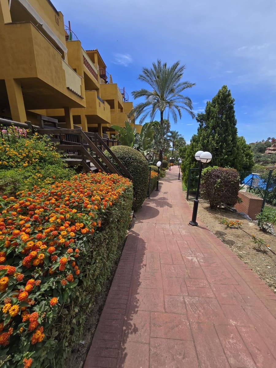2 bedroom Penthouse for sale in La Reserva with pool garage - € 410,000 (Ref: 9847883)