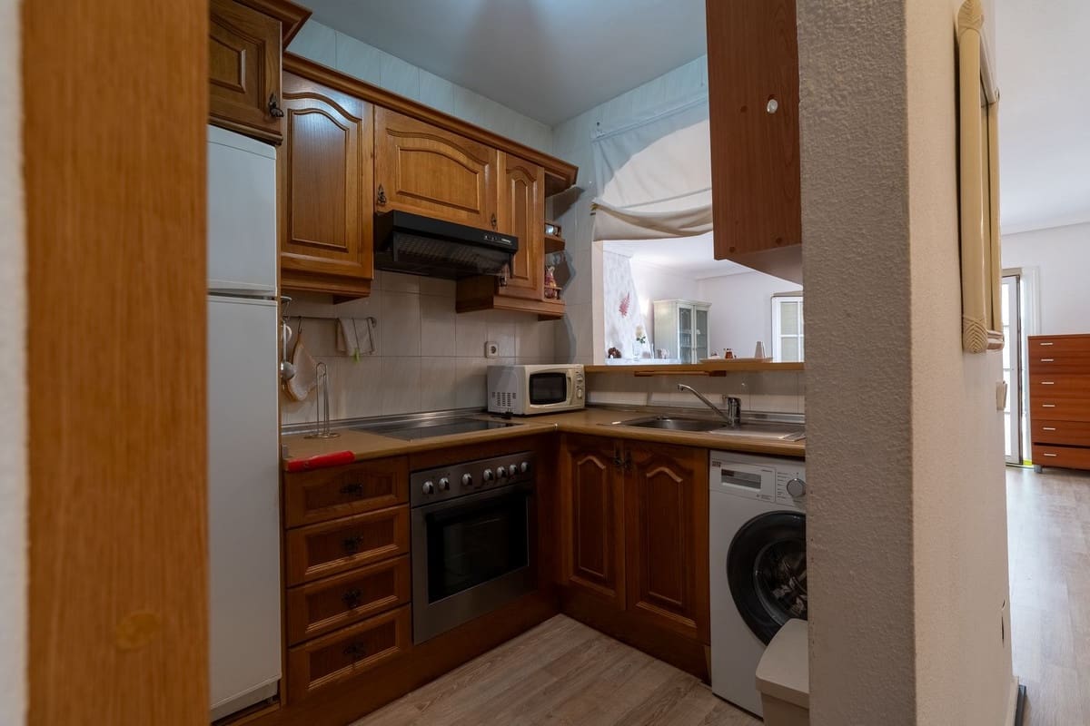1 makuuhuone Huoneisto myytävänä paikassa Benalmadena mukana uima-altaan 
autotalli - 269 500 € (Ref: 9848045)