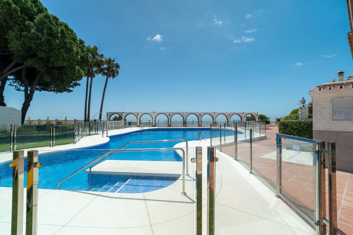 1 makuuhuone Huoneisto myytävänä paikassa Benalmadena mukana uima-altaan 
autotalli - 269 500 € (Ref: 9848045)