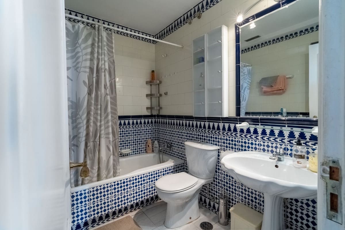 1 makuuhuone Huoneisto myytävänä paikassa Benalmadena mukana uima-altaan 
autotalli - 269 500 € (Ref: 9848045)