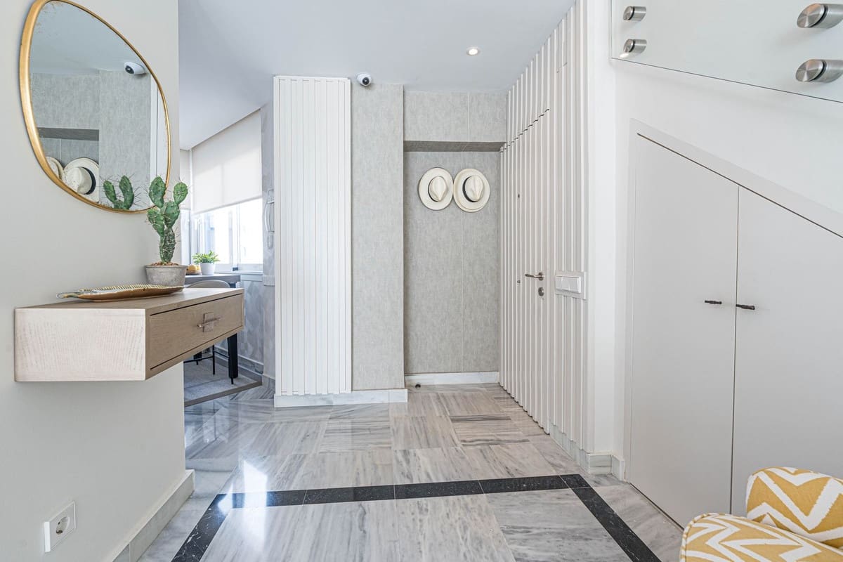 2 soverom Penthouse til salgs i Marbella med svømmebasseng garasje - € 1 160 000 (Ref: 9848046)