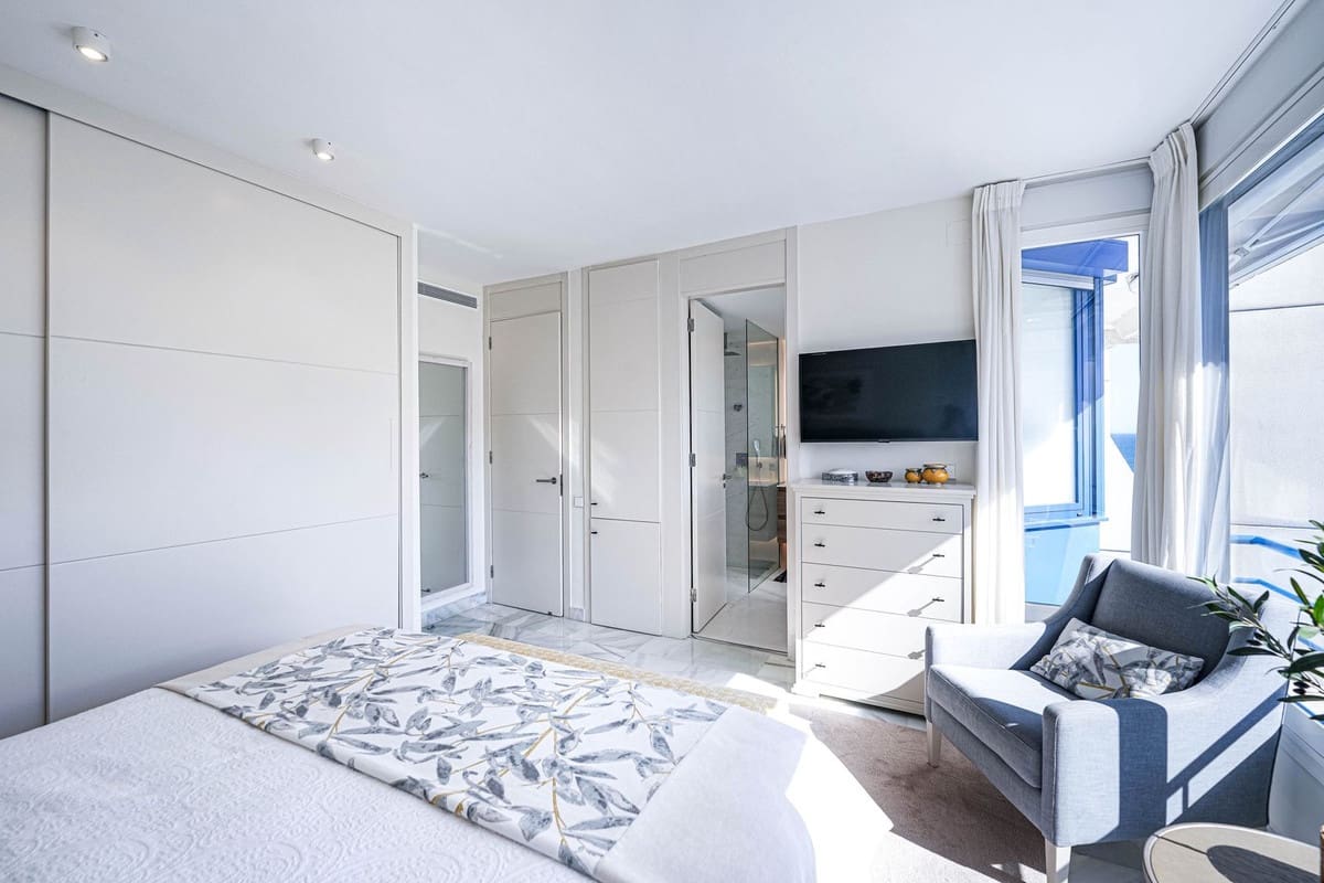 2 soverom Penthouse til salgs i Marbella med svømmebasseng garasje - € 1 160 000 (Ref: 9848046)