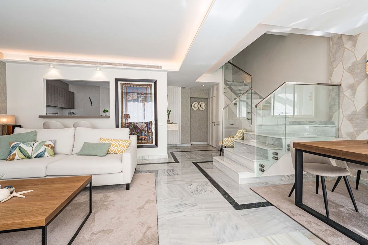 2 soverom Penthouse til salgs i Marbella med svømmebasseng garasje - € 1 160 000 (Ref: 9848046)