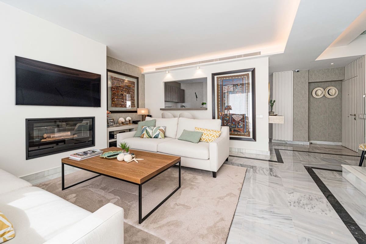 2 soverom Penthouse til salgs i Marbella med svømmebasseng garasje - € 1 160 000 (Ref: 9848046)