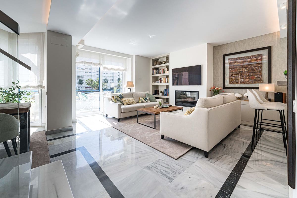 2 soverom Penthouse til salgs i Marbella med svømmebasseng garasje - € 1 160 000 (Ref: 9848046)