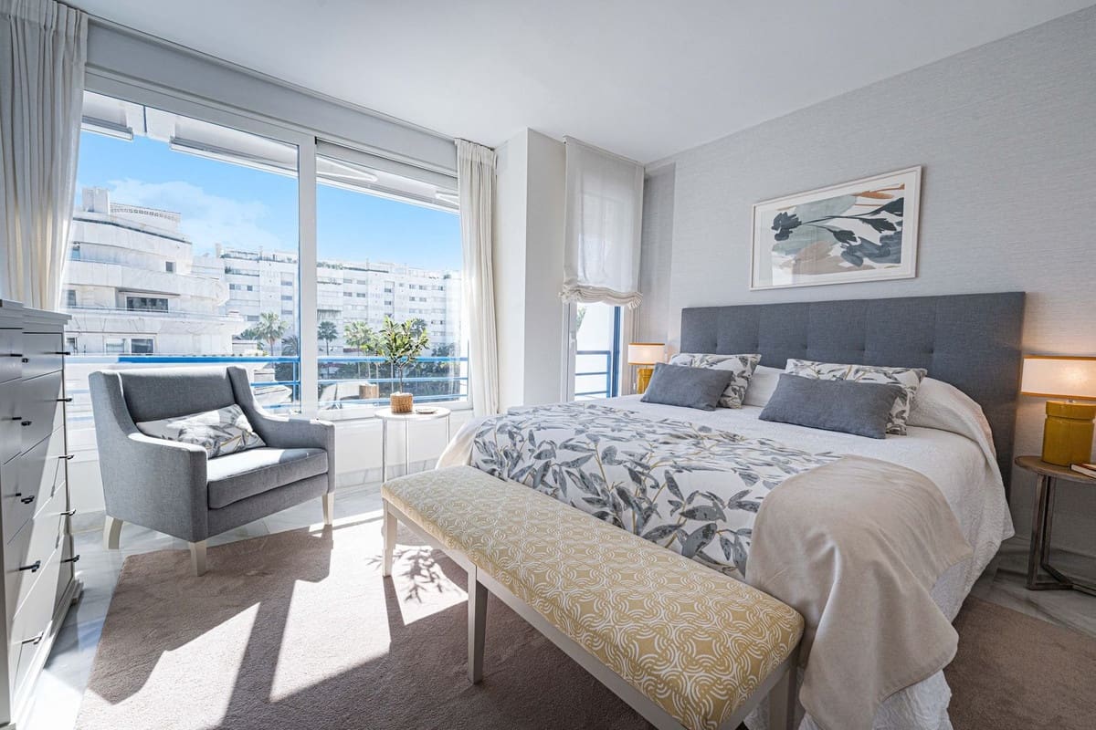 2 soverom Penthouse til salgs i Marbella med svømmebasseng garasje - € 1 160 000 (Ref: 9848046)