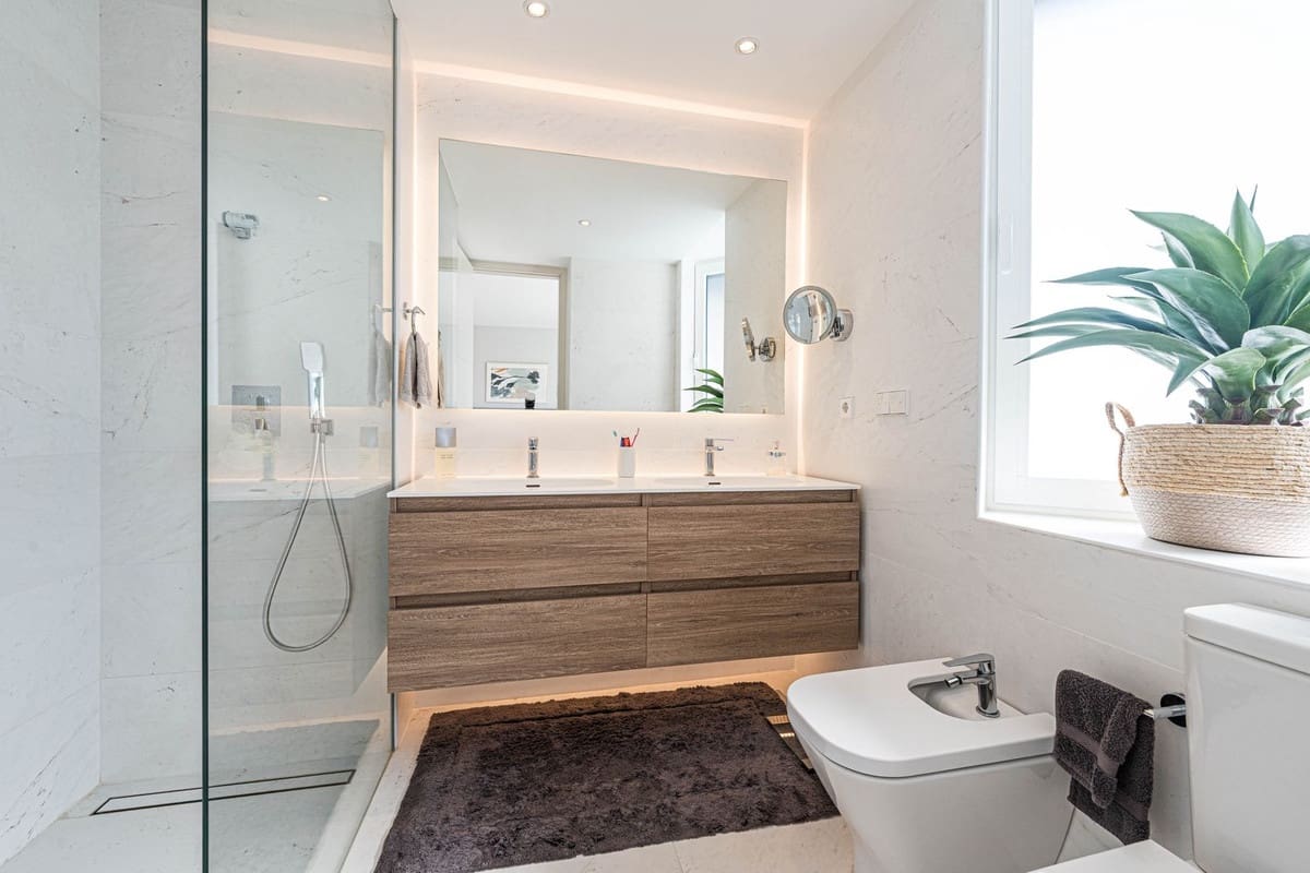 2 soverom Penthouse til salgs i Marbella med svømmebasseng garasje - € 1 160 000 (Ref: 9848046)
