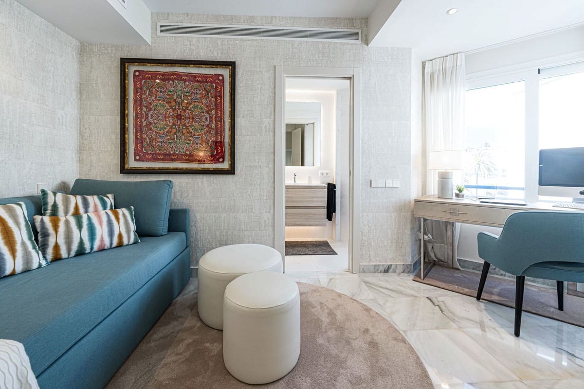 2 soverom Penthouse til salgs i Marbella med svømmebasseng garasje - € 1 160 000 (Ref: 9848046)