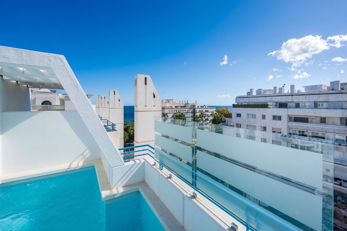 2 soverom Penthouse til salgs i Marbella med svømmebasseng garasje - € 1 160 000 (Ref: 9848046)